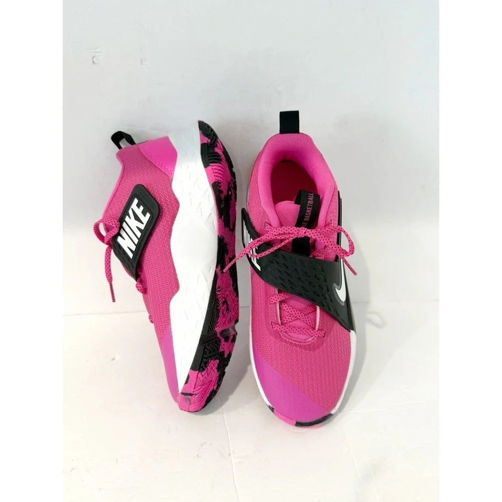 Nike Team Hustle Girls 5.5y Kids' Basketball Shoes NWT pink Black School Preppy